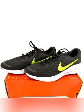 Nike Revolution 7 Black Volt Running Shoes Men’s 9 FB2207-010